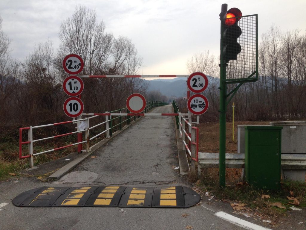 Passerella Di Serravalle Lunica Speranza Renderla Ciclopedonale