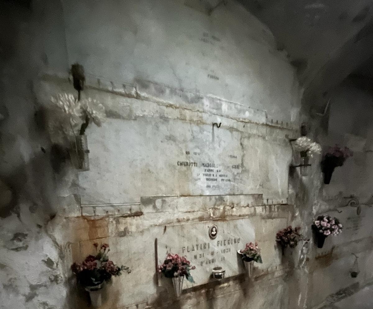 “Degrado al cimitero” di Romagnano Sesia