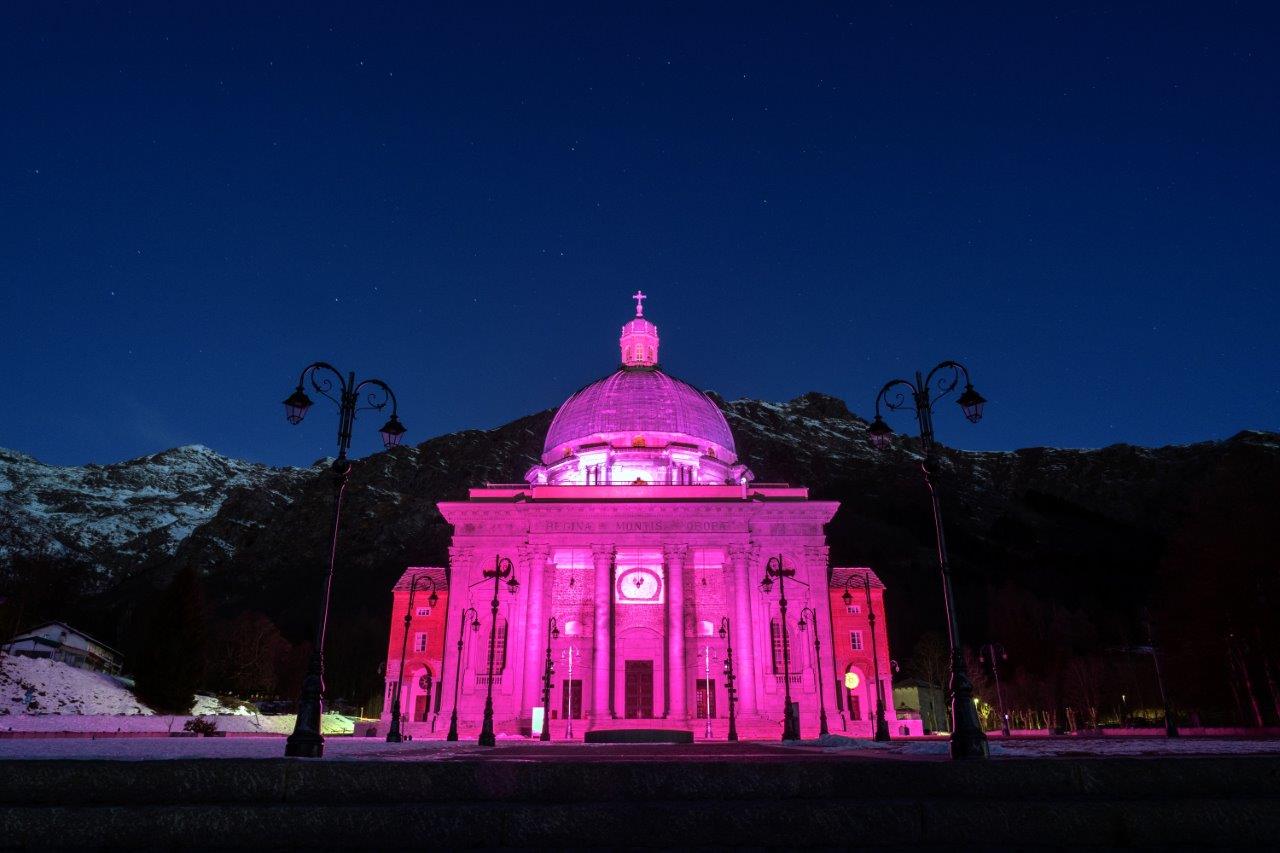 Visita guidata eccezionale alla cupola della Basilica Superiore di Oropa illuminata di rosa