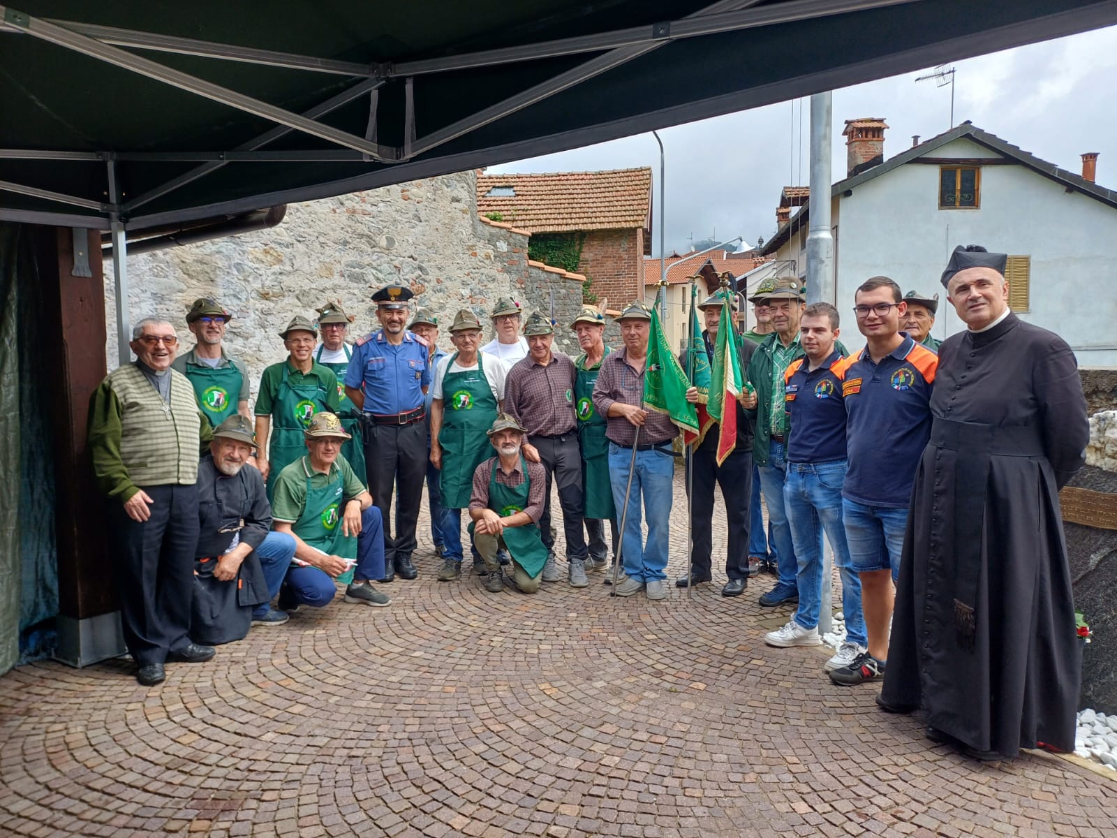 Alpini di Serravalle, tradizione rispettata nonostante il maltempo: festeggiamenti in sede