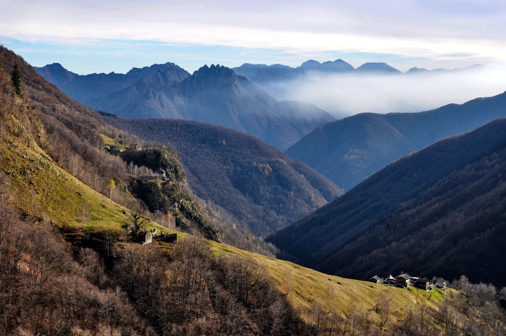 Montagna Antica del Cai Varallo: Poster Arte edizione 2024 e mostra itinerante