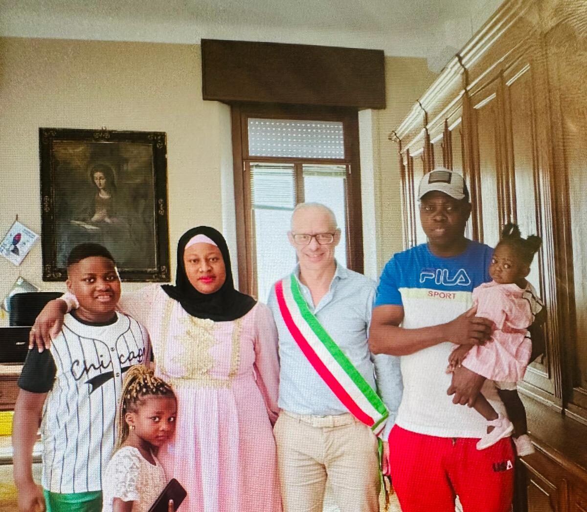 Conferita la cittadinanza italiana a una mamma ghanese