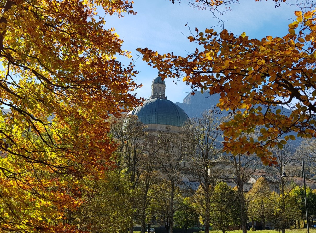 Foliage a Oropa: visite guidate e castagnata nei colori dell’autunno