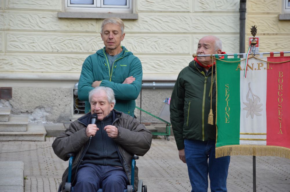 Emozionante testimonianza di don Carlo Elgo alla commemorazione dell’eccidio del ’43