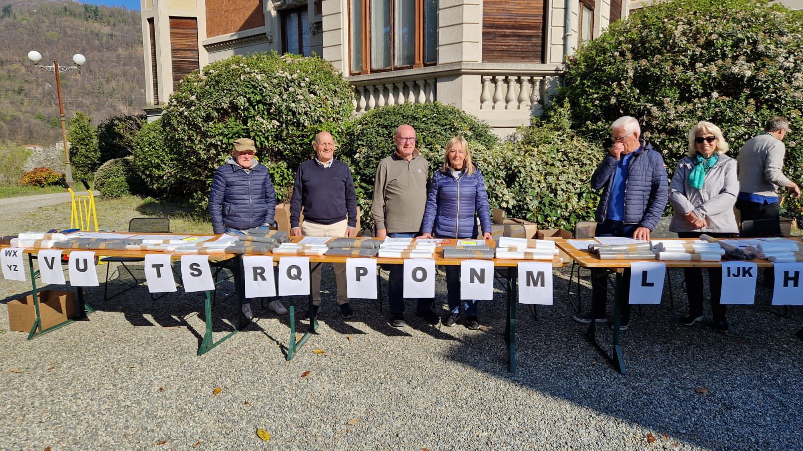 Distribuiti i kit per la differenziata