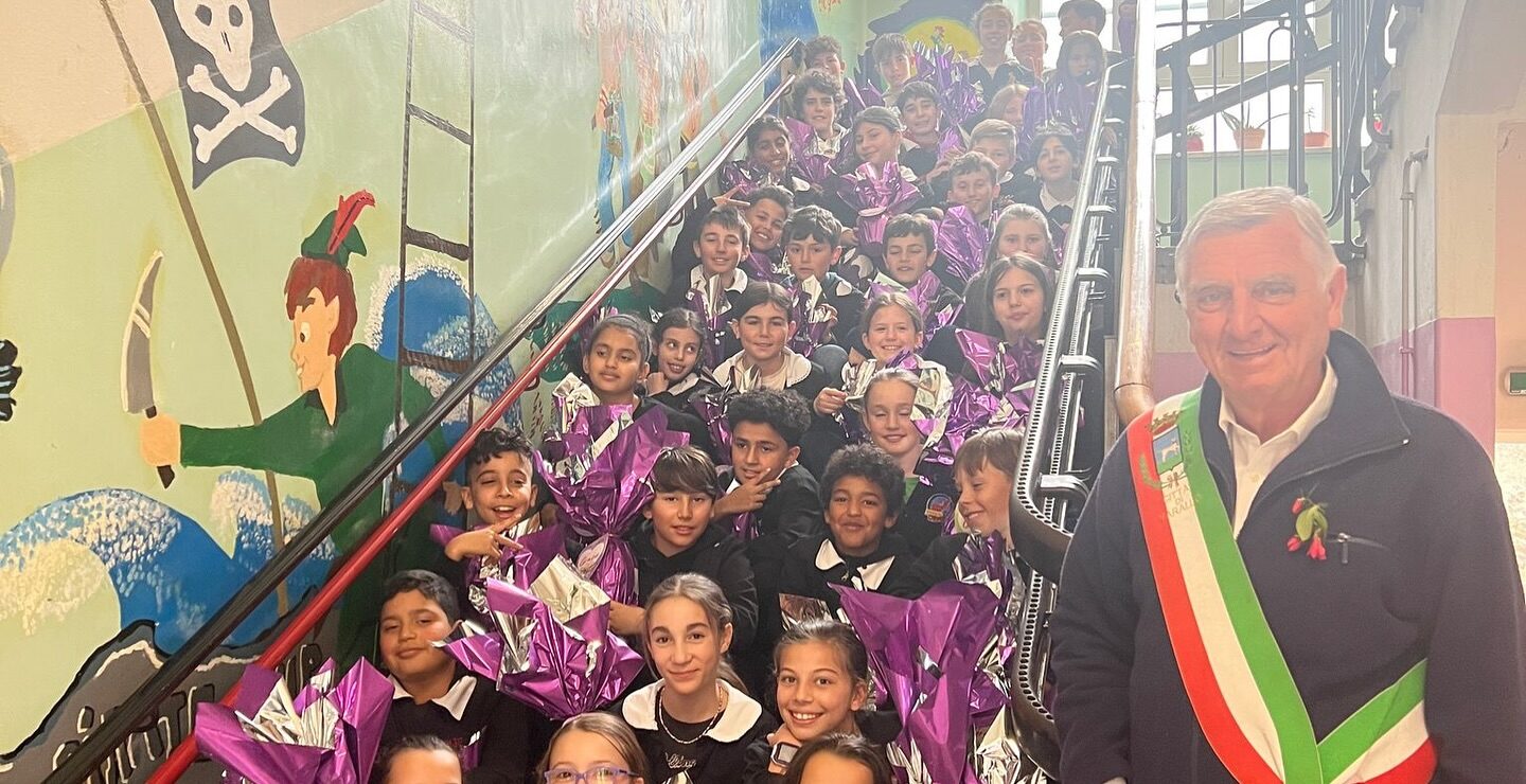 Agli alunni delle Scuole le uova di cioccolato del Circuito Viola