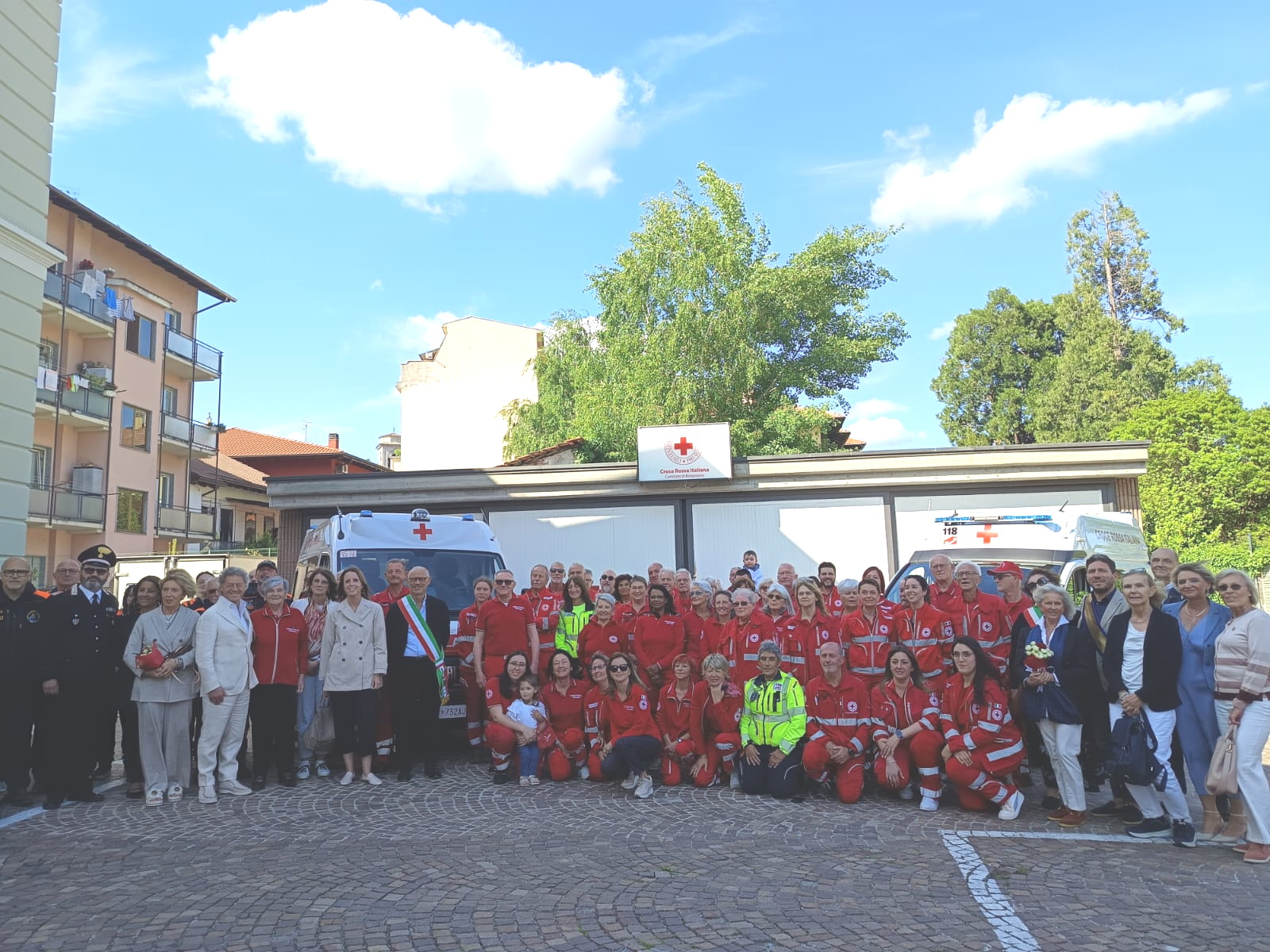 La Croce Rossa ha inaugurato le ambulanze della solidarietà