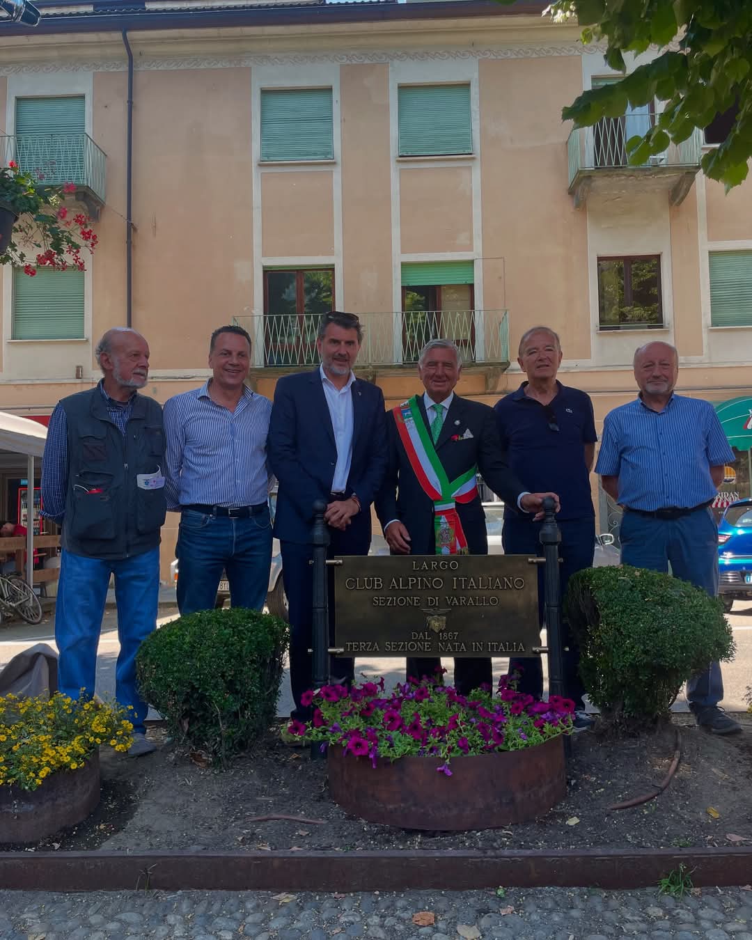 «Largo Club alpino Italiano - Sezione di Varallo 1867» scoperta la targa