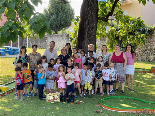 Colori e fantasia al Minigolf con i sassi dipinti dai bimbi dell’Asilo comunale