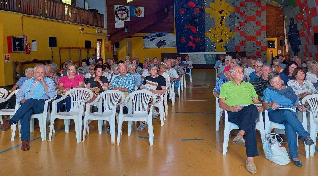 Palazzetto pieno per la presentazione del volume: “Un mosaico di storia alagnese”