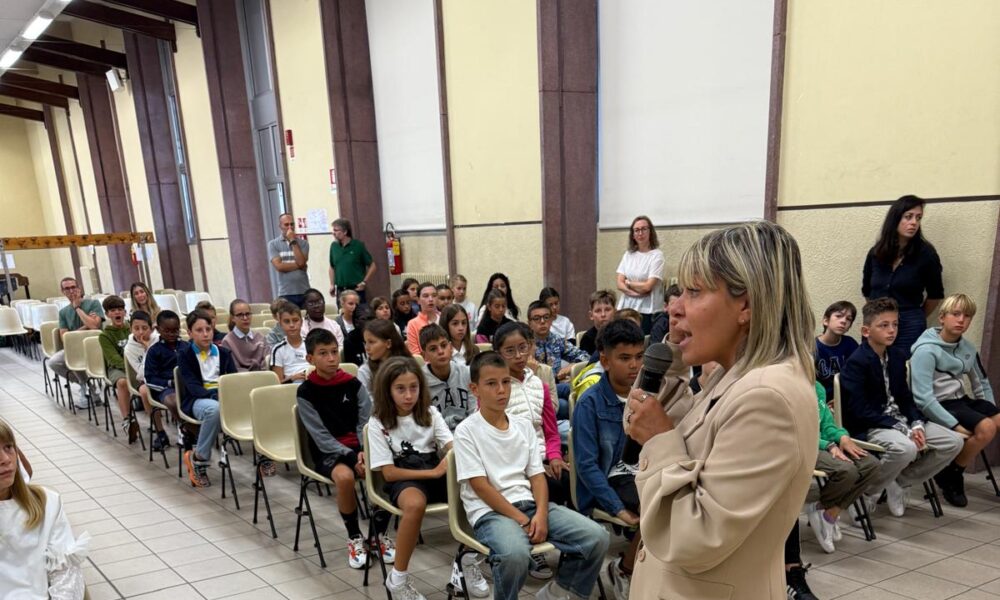 L’assessore regionale Marina Chiarelli in visita alla scuola di Borgomanero