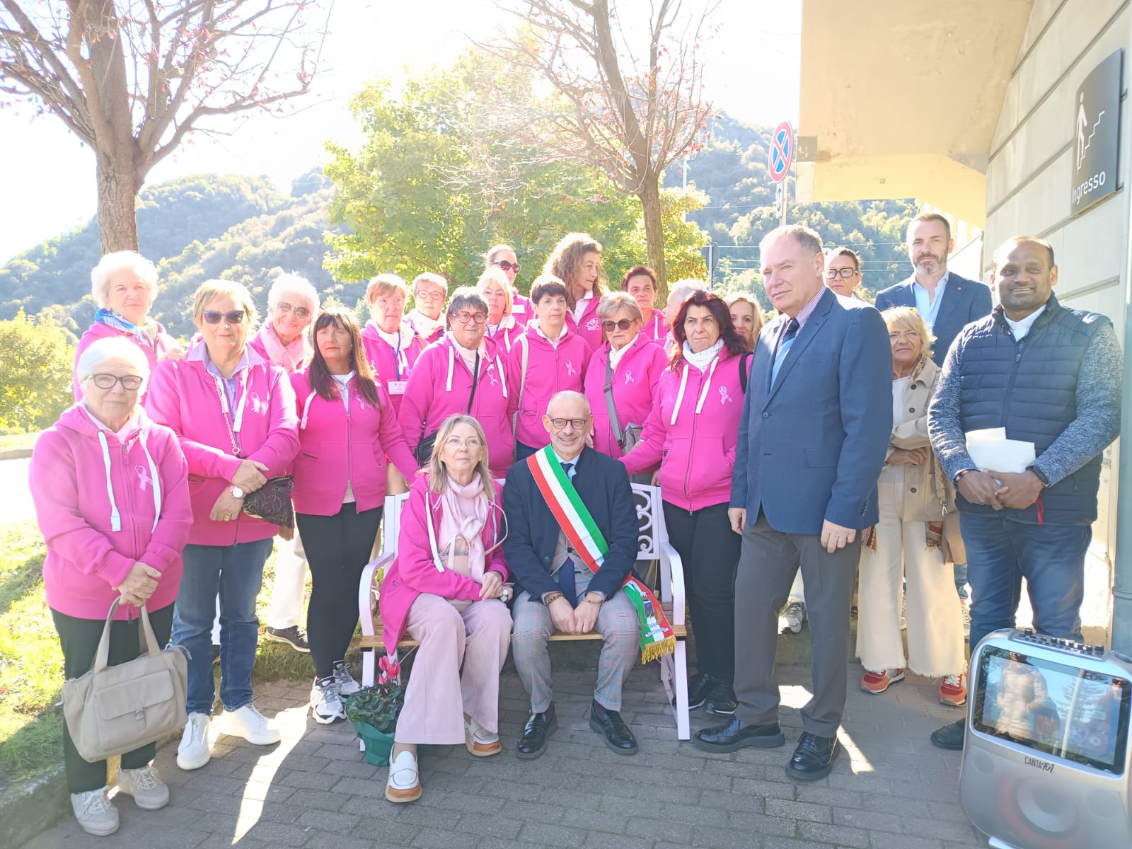 La LILT inaugura una panchina rosa per ricordare Noemi Cattaneo