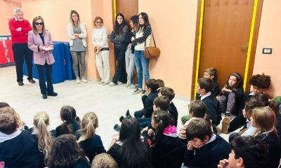 I quaderni «della pace» e «della cura»: un regalo del sindaco agli alunni delle Scuole