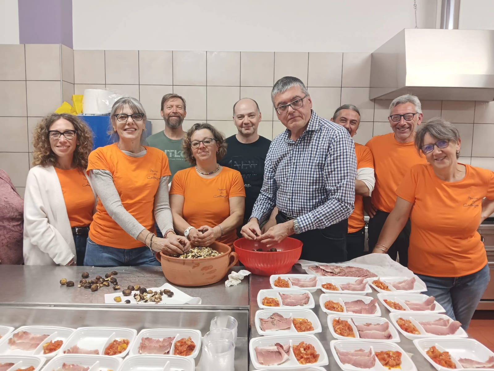 Castagnea, sempre un successo la sagra delle castagne