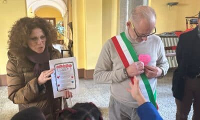 I bimbi dell’infanzia «portatori» di gentilezza... anche al sindaco