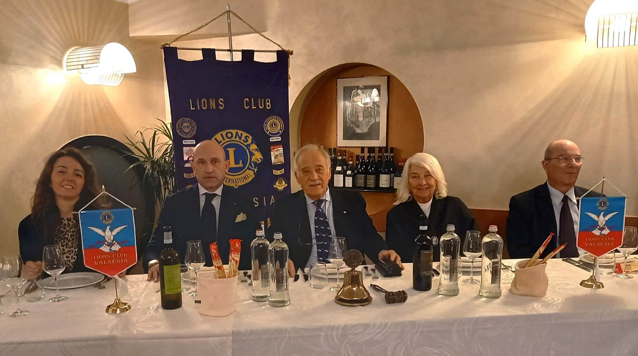 I soci del Lions Club Valsesia in visita alla prestigiosa azienda tessile Lanecardate S.p.A