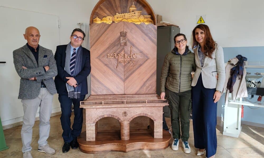 Scuola Barolo, presentato il manufatto per i 1000 anni di Varallo