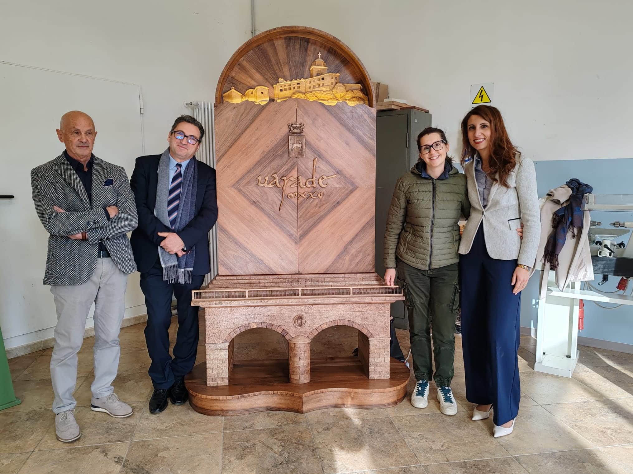 Scuola Barolo, presentato il manufatto per i 1000 anni di Varallo