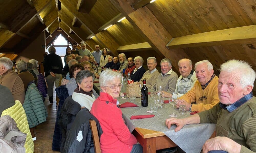 A Scopello tradizionale pranzo di Natale per i pensionati: l’ha offerto il Comune