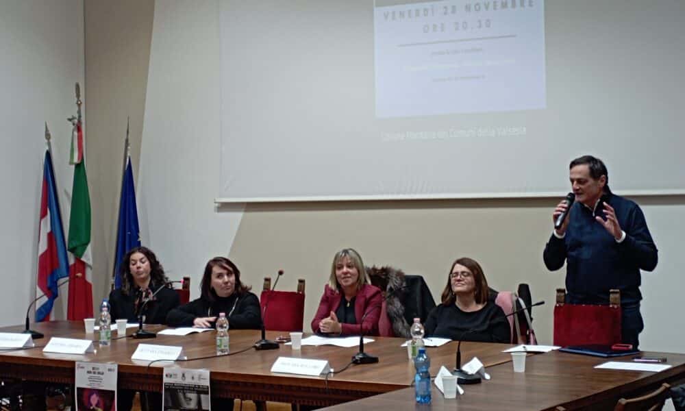 Violenza di genere, incontro in comune a Borgosesia