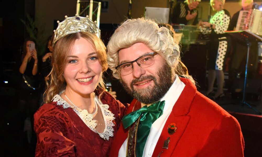 Come da tradizione un successo il Gran Ballo della Cecca