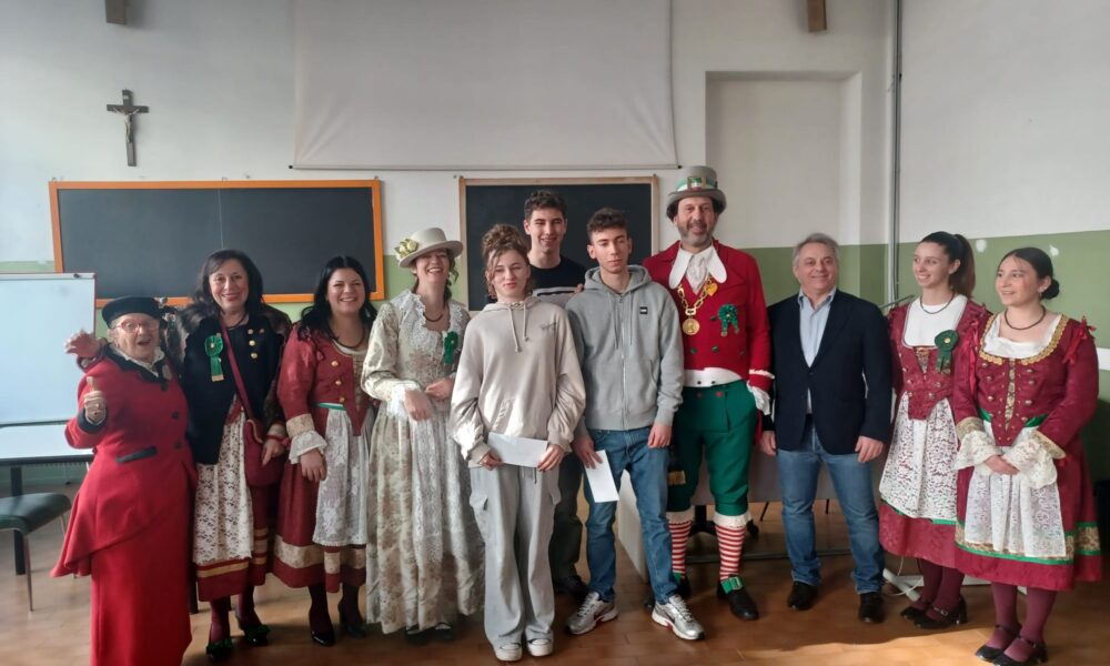 Il comitato carnevale di Borgosesia premia gli studenti più meritevoli dell’Ipsia Magni