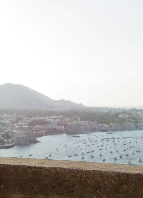 Soggiorni a Ischia e a Rivazzurra di Rimini con il Centro Incontro Anziani, iscrizioni ancora aperte