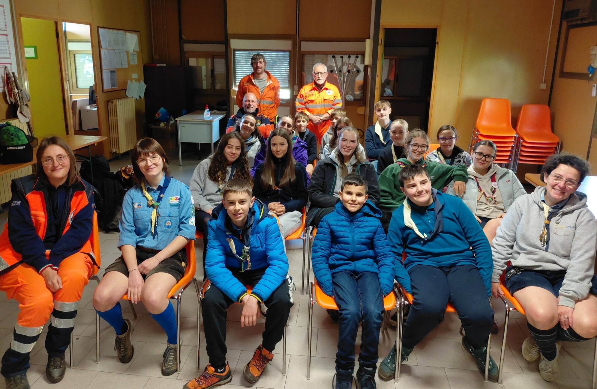 Aib in piena attività: pulizia sentieri e incontro con gli Scout