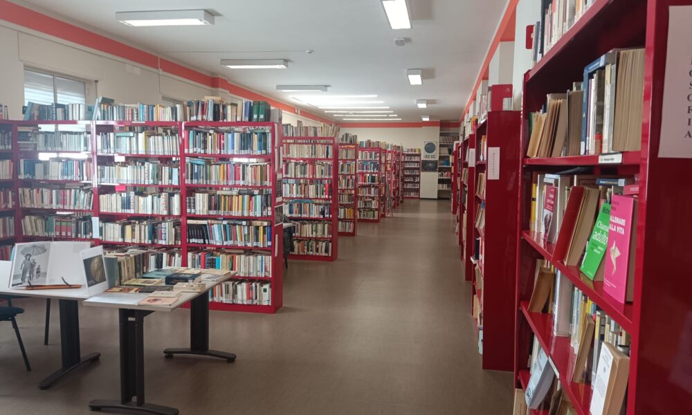 La Biblioteca civica «Federico Resegotti» rinnova il catalogo di libri