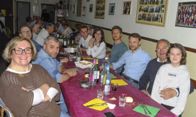 Tutti a tavola con il Comitato carnevale serravallese, pienone per la cena degli asparagi