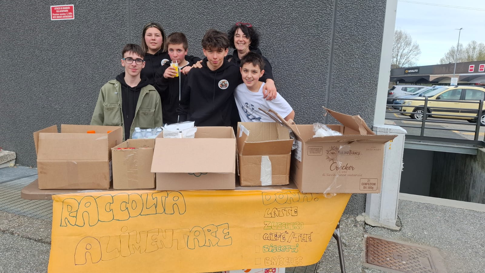 Raccolta alimentare, in campo i ragazzi del post cresima dell’Oratorio