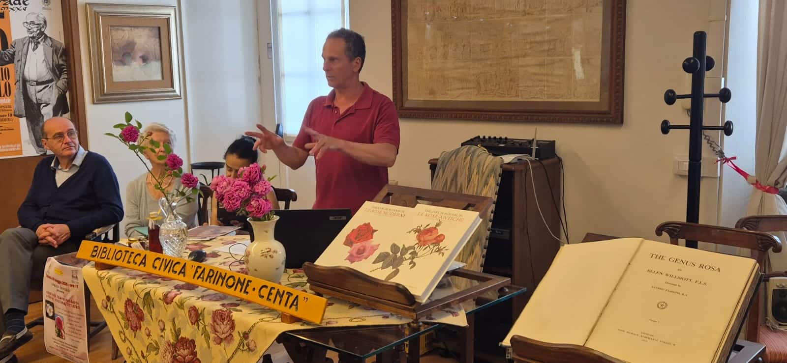 Grande successo in Biblioteca per la “Due Giorni” dedicati alla mostra delle rose antiche
