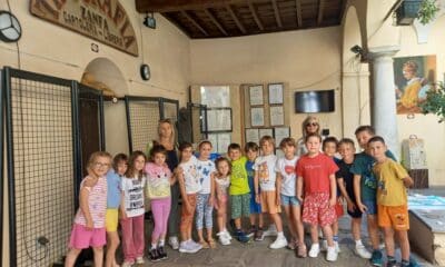 Mostra dei lavori dei bambini della materna e della primaria in biblioteca a Varallo
