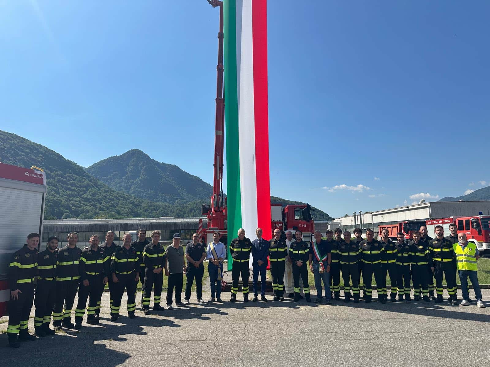 Giovedì 9 luglio si è tenuta la cerimonia di inaugurazione del un nuovo mezzo antincendio in dotazione ai Vigili del Fuoco del Distaccamento di Varallo