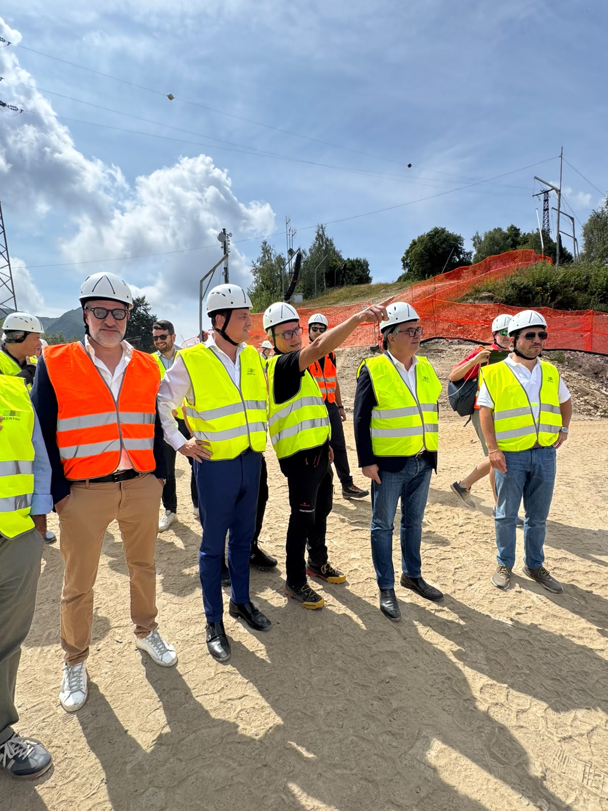 Col presidente regionale Alberto Cirio nuovo sopralluogo al cantiere della cabinovia