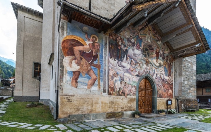 A Riva Valdobbia, nell’ultimo fine settimana di settembre sono stati particolarmente ricordati i 700 anni di costituzione della Parrocchia di S. Michele Arcangelo