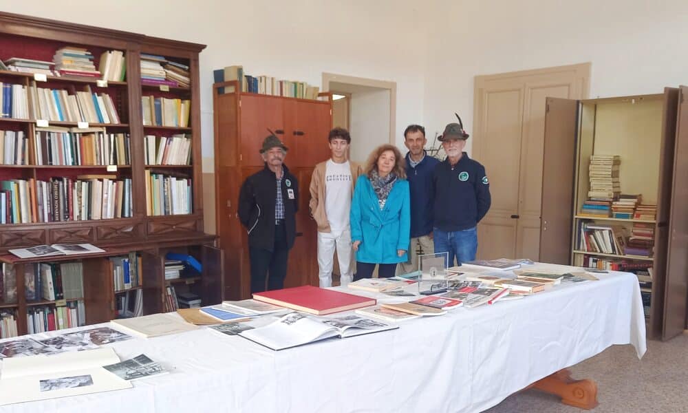 Agnona alla festa del gruppo Alpini presentata la nuova biblioteca