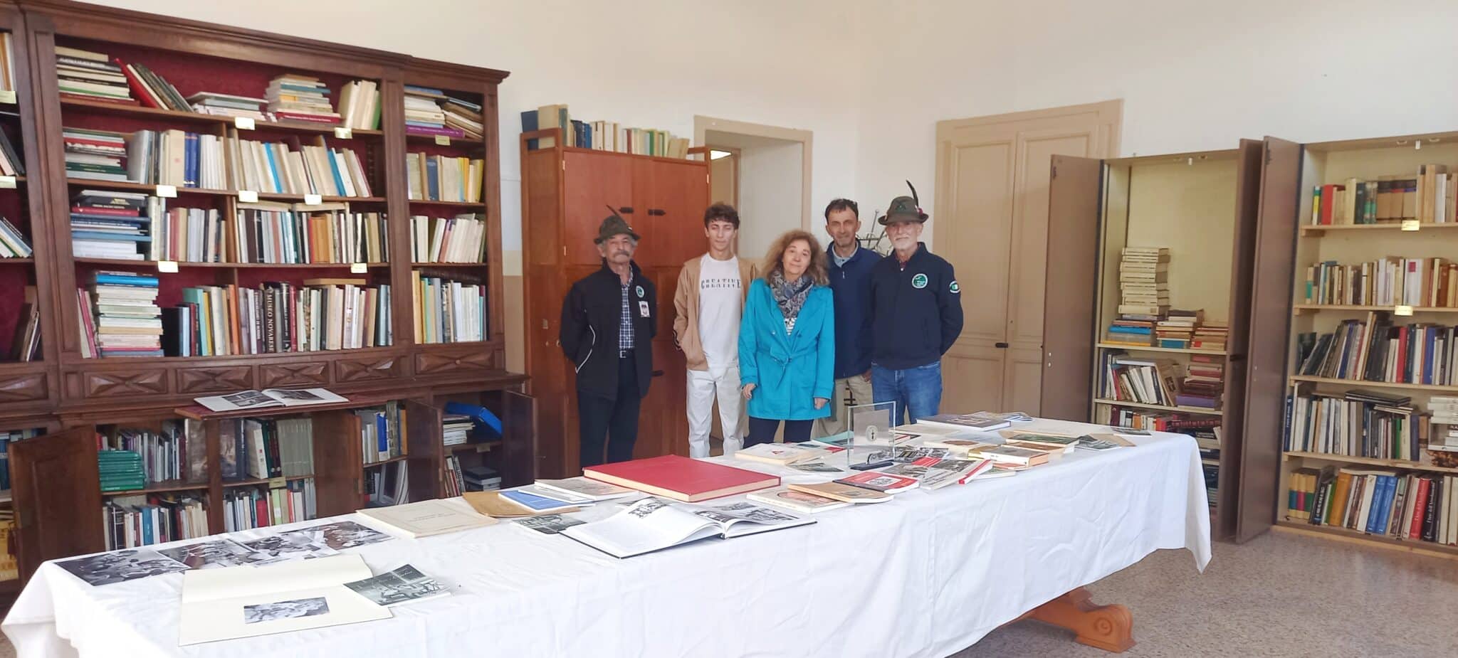 Agnona alla festa del gruppo Alpini presentata la nuova biblioteca