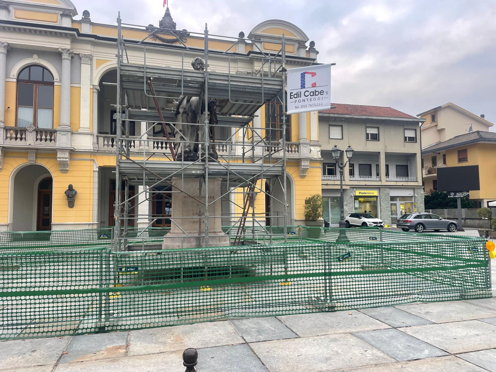 l ponteggio che permetterà, nei prossimi giorni, di avviare le opere di restauro sul monumento al Re Vittorio Emanuele II,