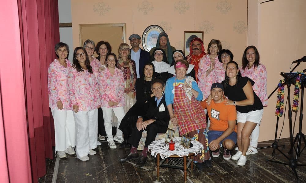 Divertente (e benefica) serata con la «Compagnia d’n Palél»